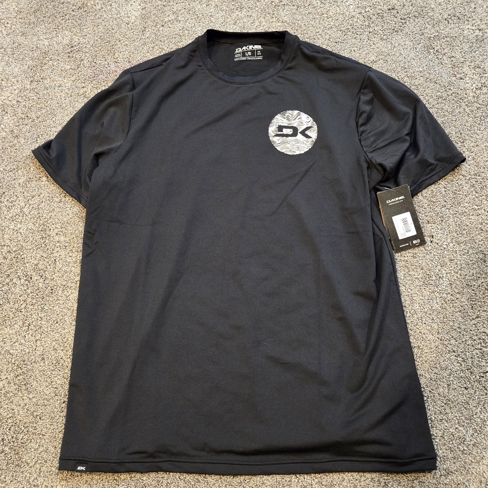 Dakine Mission Rashguard Crew Tshirt. Large. Black